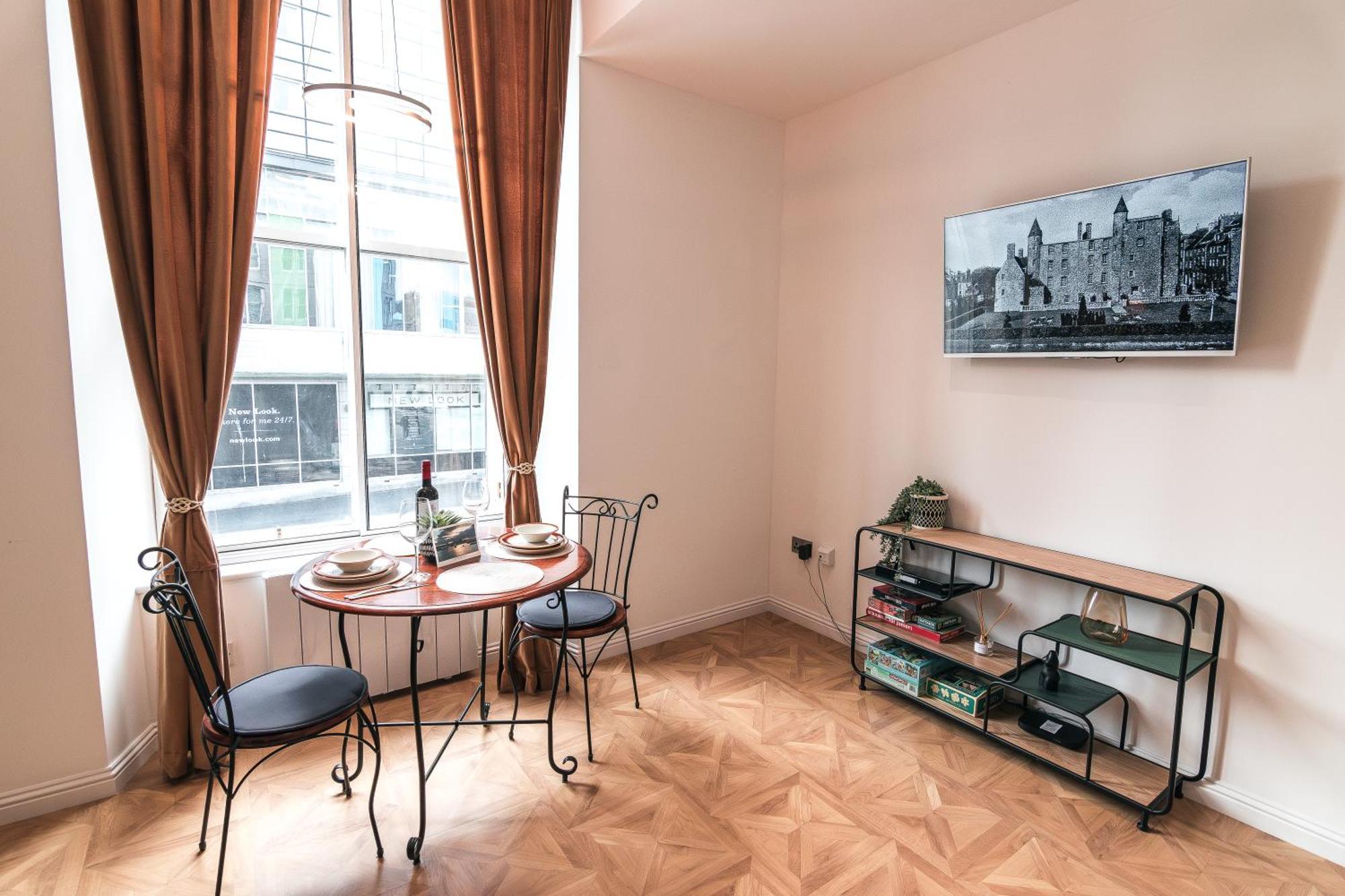 Modern Apartment In Aberdeen City Centre, Guild Street, Free Wifi Extérieur photo